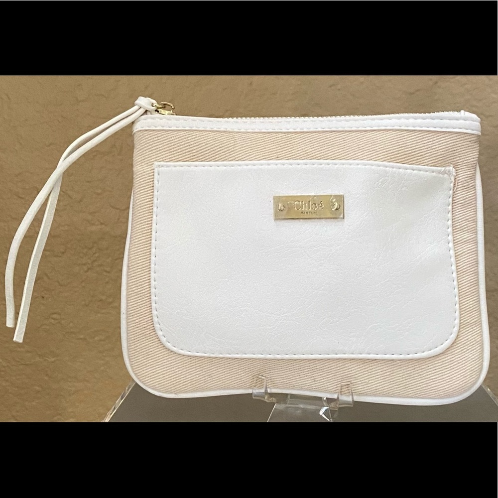 💚 New Chloe parfum wristlet purse